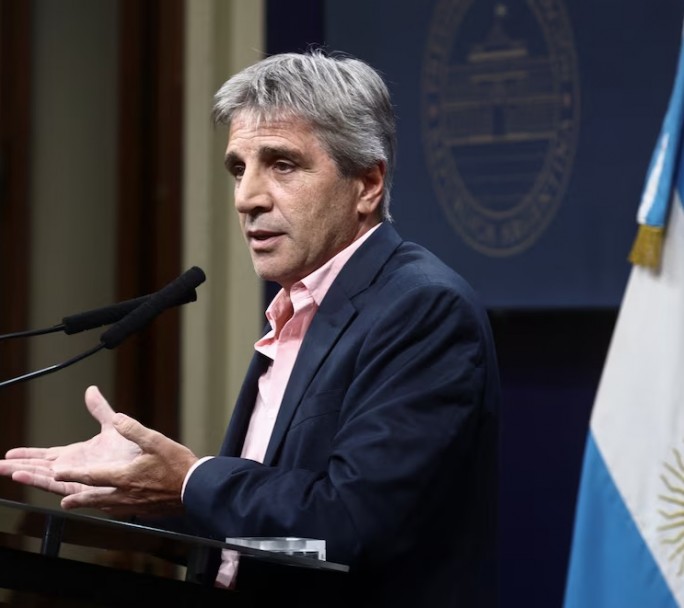 Caputo necesita más de $1.000 millones de dólares para cubrir los vencimientos de 2025